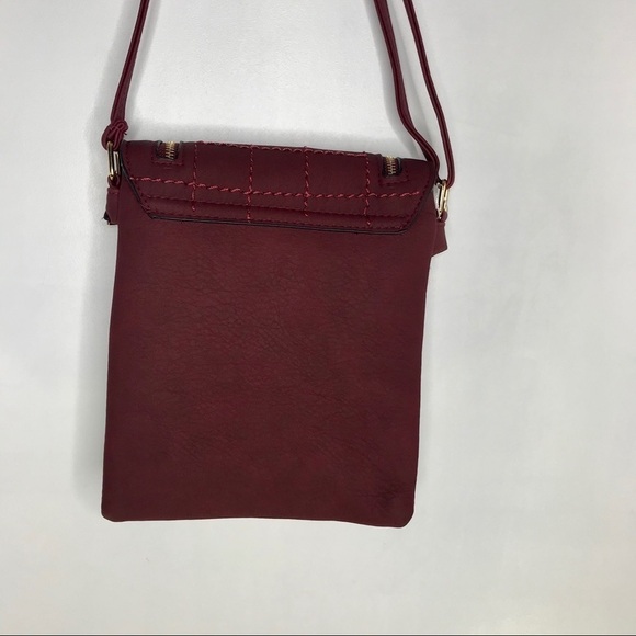 Merlot Crossbody Non Leather - Picture 5 of 8